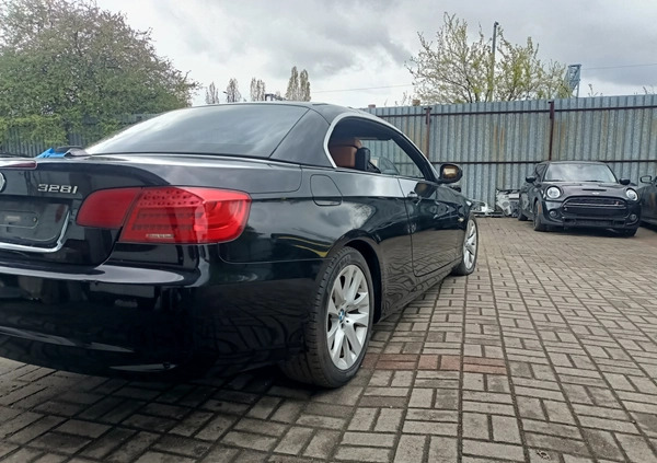 BMW Seria 3 cena 35500 przebieg: 215000, rok produkcji 2011 z Gdańsk małe 121